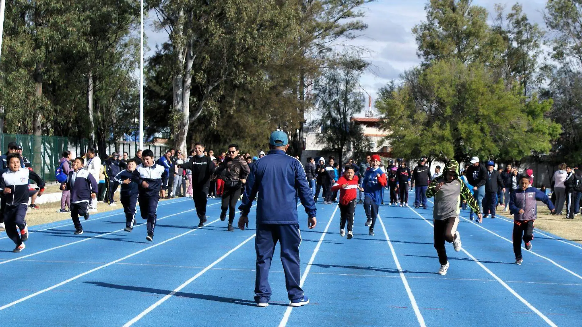 Récord histórico de participación estudiantil en activación física  (1)